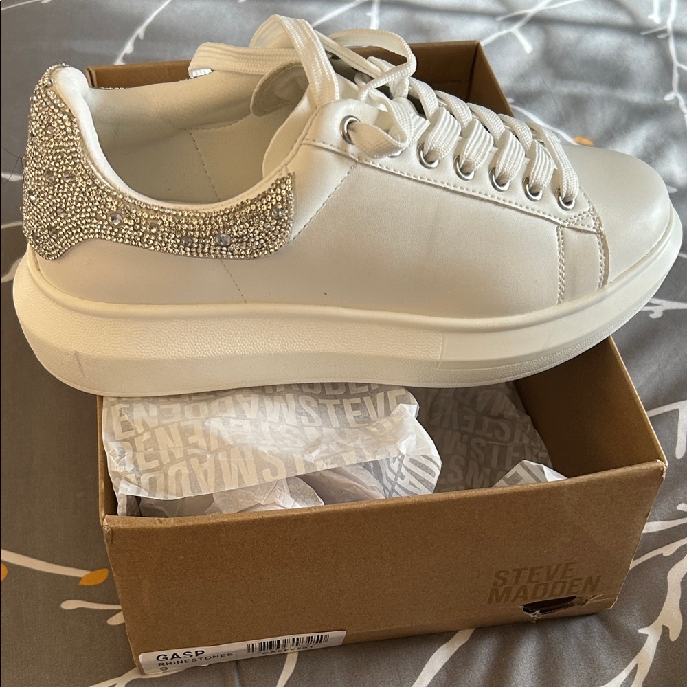 Steve Madden Cream Sneakers with Silver Details